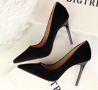 Formális női magas sarkú cipő több színben