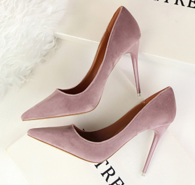 Formális női magas sarkú cipő több színben