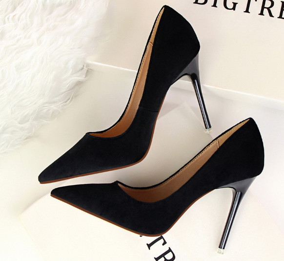 Formális női magas sarkú cipő több színben