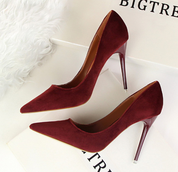 Formális női magas sarkú cipő több színben