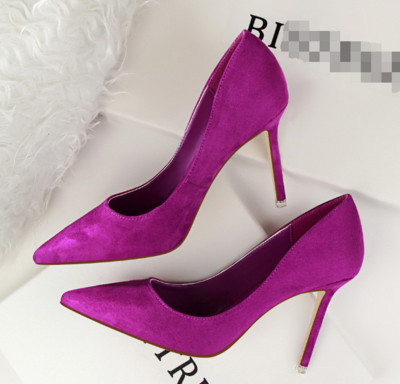 Női magas sarkú cipő több színben