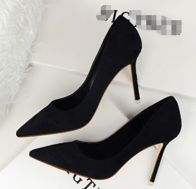 Női magas sarkú cipő több színben