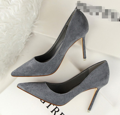 Női magas sarkú cipő több színben