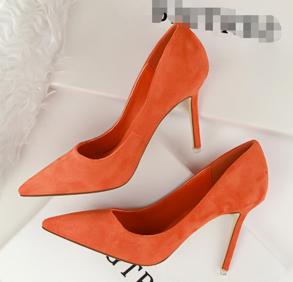 Női magas sarkú cipő több színben