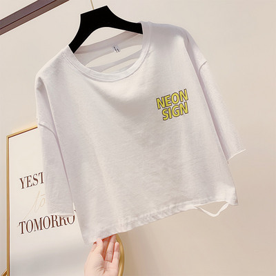 Több színben rátéttel ellátott női póló