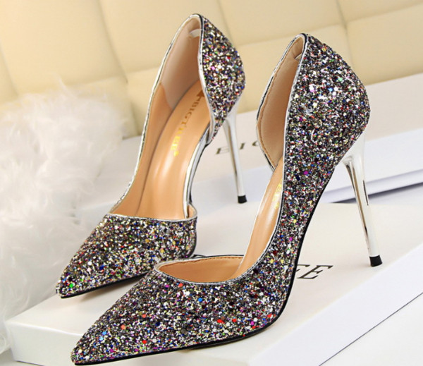 Alkalmi cipő brokáttal, több színben