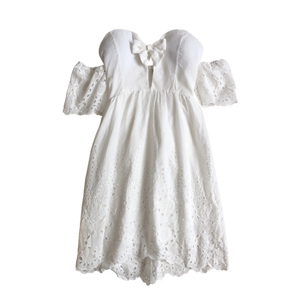 Alkalmi női ruha ejtett ujjakkal, fehér és mustár színben