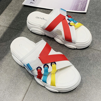 Alkalmi női papucs matricával és színes nyomattal két színben