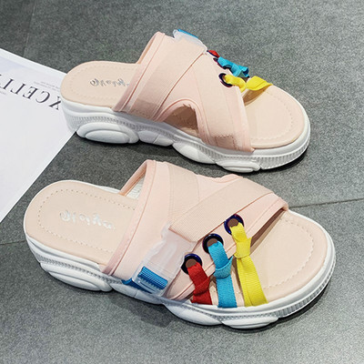 Alkalmi női papucs matricával és színes nyomattal két színben