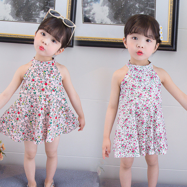 Aktuális gyerekruha három színben virágos motívumokkal