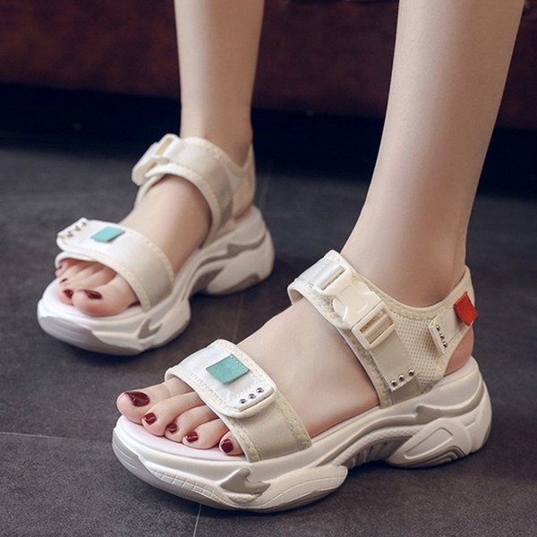 Alkalmi női szandál három színben és foltban