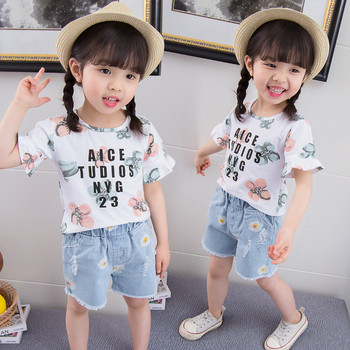 Детска модерна тениска за момичета в бял цвят с надписи