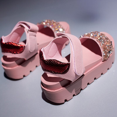 Μοντέρνα γυναικεία σανδάλια με πέτρες σε ροζ και μαύρο χρώμα