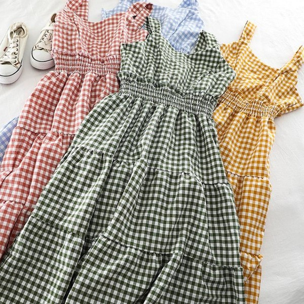 Kockás női ruha szabású modell több színben