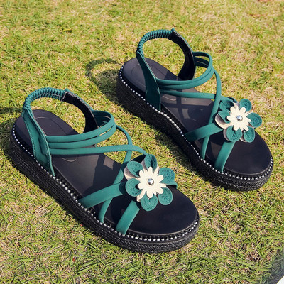 Modern női szandál 3D elemmel, három színben