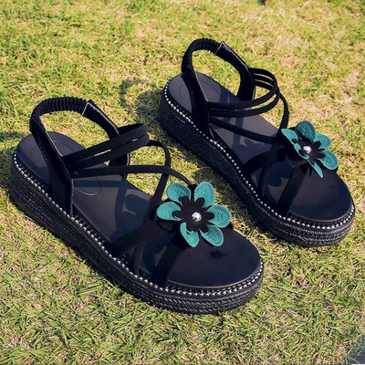 Modern női szandál 3D elemmel, három színben