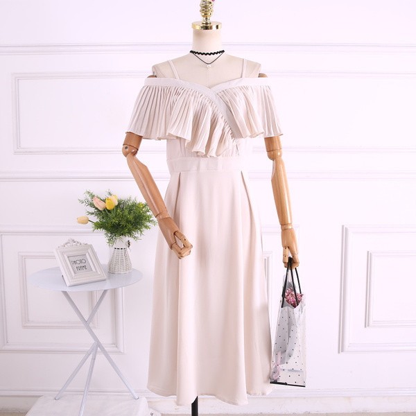 Modern női ruha vékony pántokkal több színben