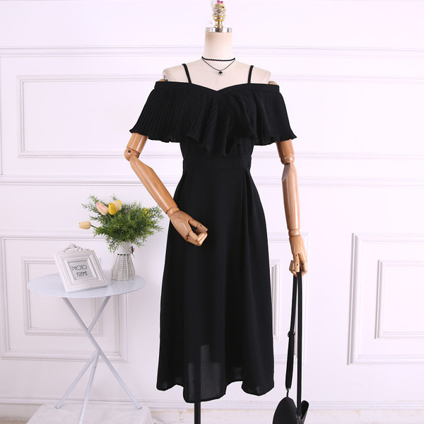 Modern női ruha vékony pántokkal több színben