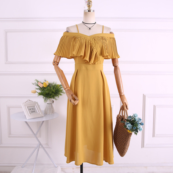 Modern női ruha vékony pántokkal több színben