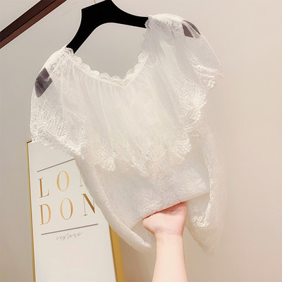 Modern női felső csipkével, fehér és rózsaszín színben