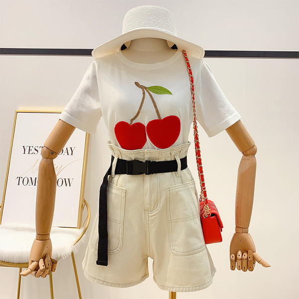 Női alkalmi póló három színben hímzéssel