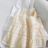 Modern női felső, vastag pántokkal, fehér és bézs színben