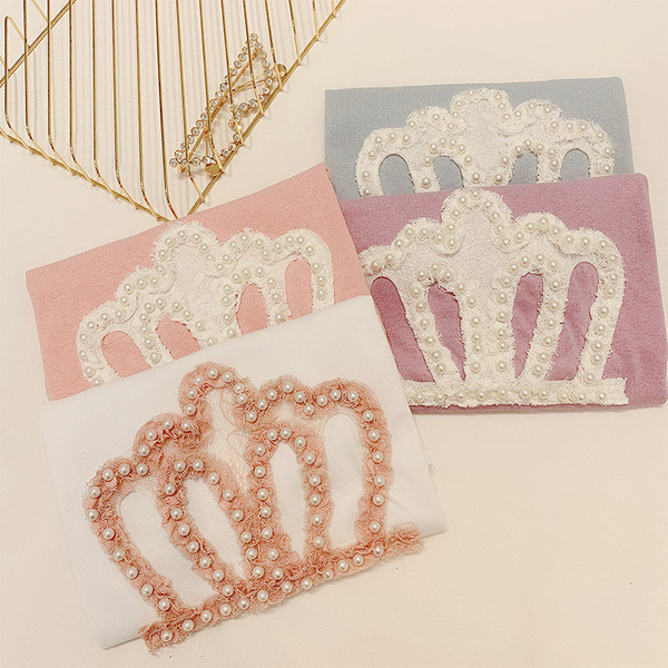 Női póló csipke elemmel és gyöngyökkel, négy színben