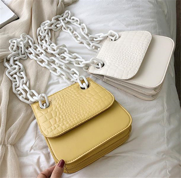 Eko bőrből készült alkalmi női táska, hosszú füllel négy színben