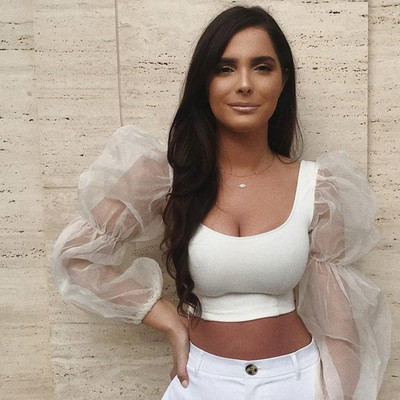 Top de dama scurt alb cu maneci late transparente