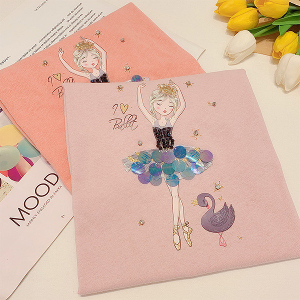 Tricou dama cu aplicatie si decolteu O