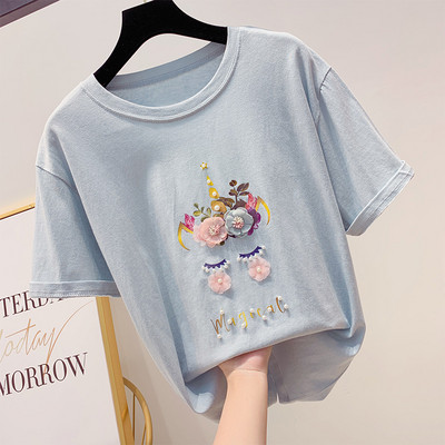 Virágokkal és gyöngyökkel díszített női póló