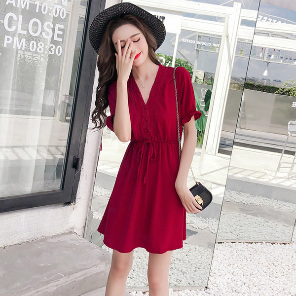 Alkalmi női ruha V-nyakú piros és fekete színben