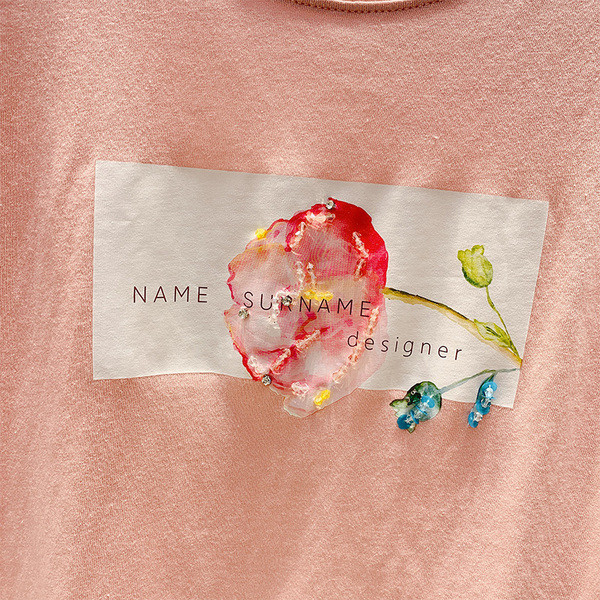 Női póló rátéttel és O-nyakkal