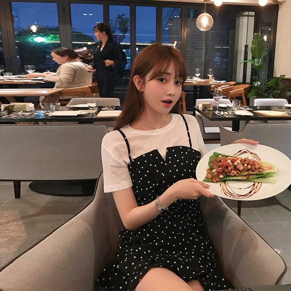 Nyári ruha rövid ujjal, két részből áll