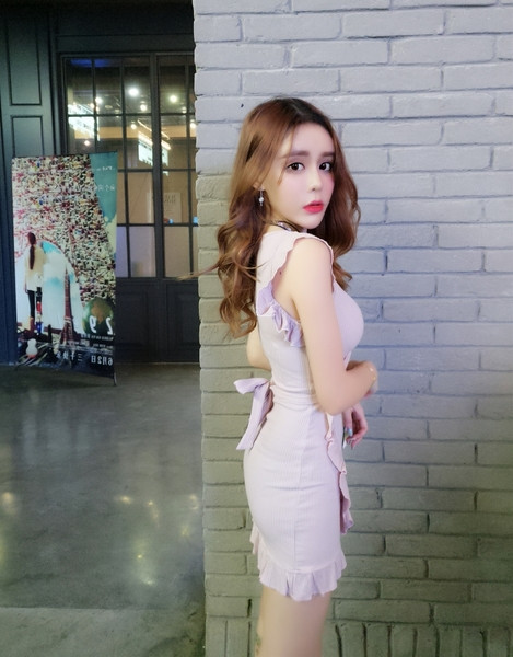 Női rövid kordbársony ruha V-nyakkal és transzferrel