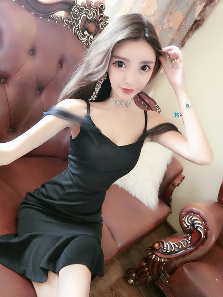 Női szabású ruha két színben