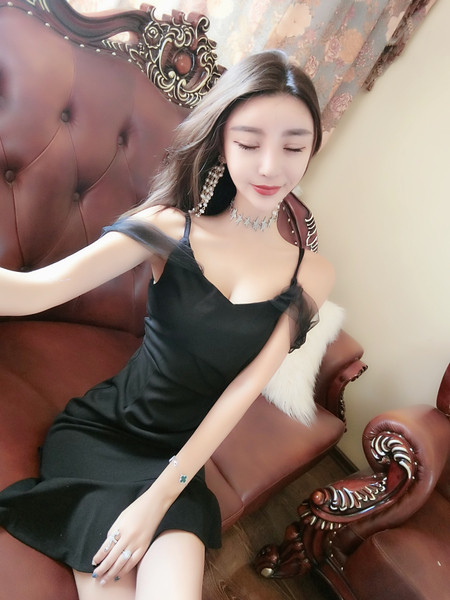 Női szabású ruha két színben