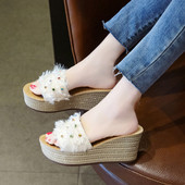 Női papucs emelvényes és gyöngyökkel több színben