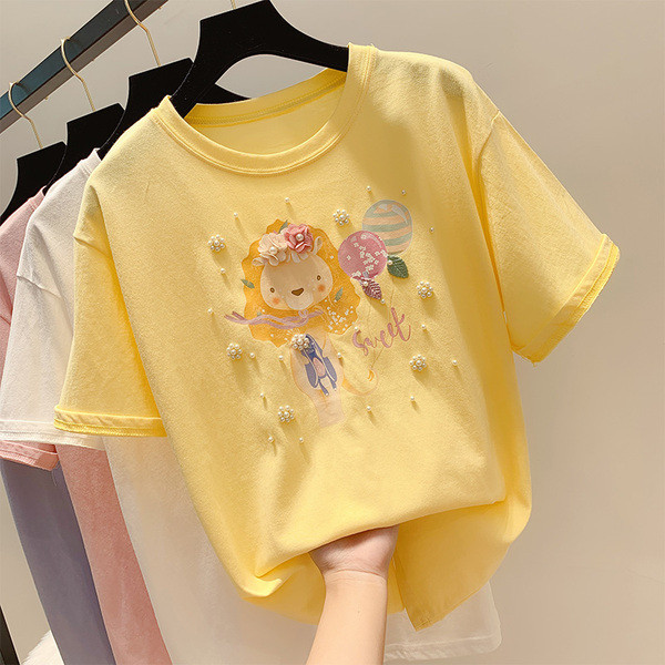 Rövid ujjú, gyöngy díszítésű női póló