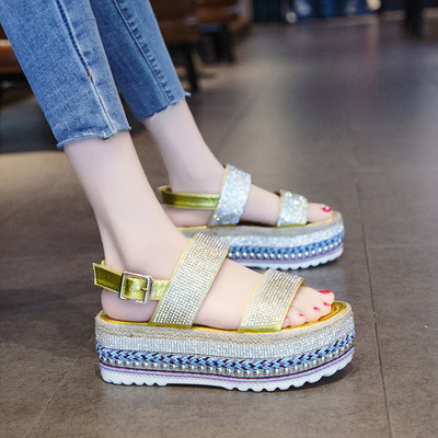 HIT Női szandál magas talppal és kövekkel több színben