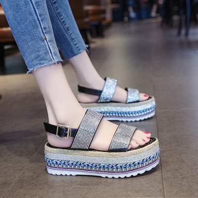 HIT Női szandál magas talppal és kövekkel több színben