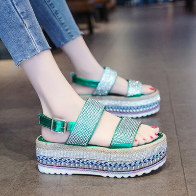 HIT Női szandál magas talppal és kövekkel több színben