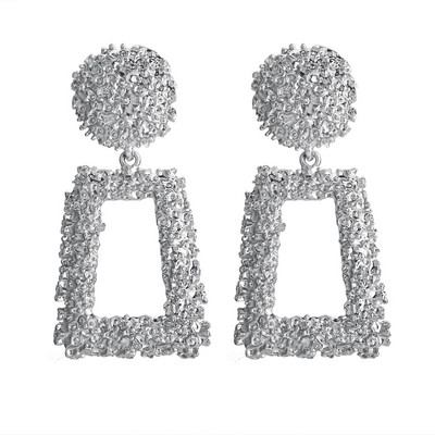 Cercei eleganti de dama in mai multe culori