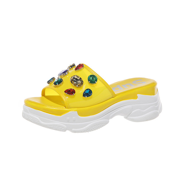 Aktuális női papucs színes kövekkel, fehér, fekete és sárga színben