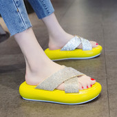 Modern női papucs kövekkel, különböző színekben