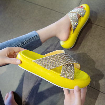 Modern női papucs kövekkel, különböző színekben