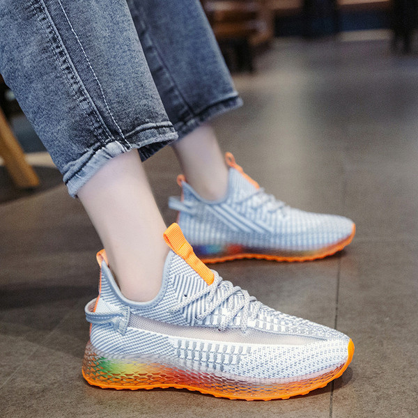 Női alkalmi tornacipő fekete és szürke színben