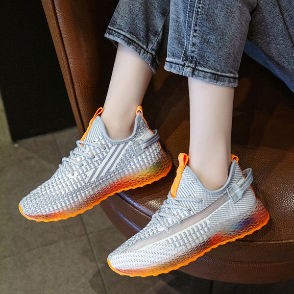 Női alkalmi tornacipő fekete és szürke színben