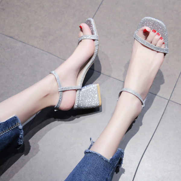 Csillogó hatású, vastag sarkú elegáns női szandál több színben