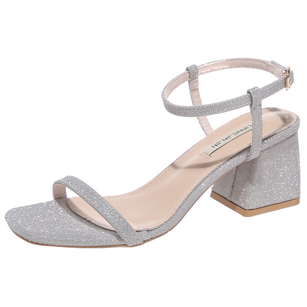 Csillogó hatású, vastag sarkú elegáns női szandál több színben
